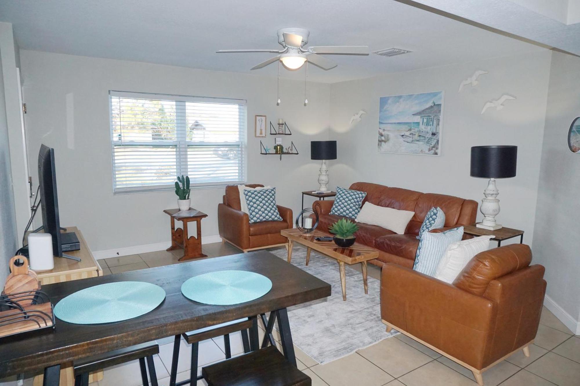 Naples Park Oasis - Cozy Two Bedroom Apartment المظهر الخارجي الصورة