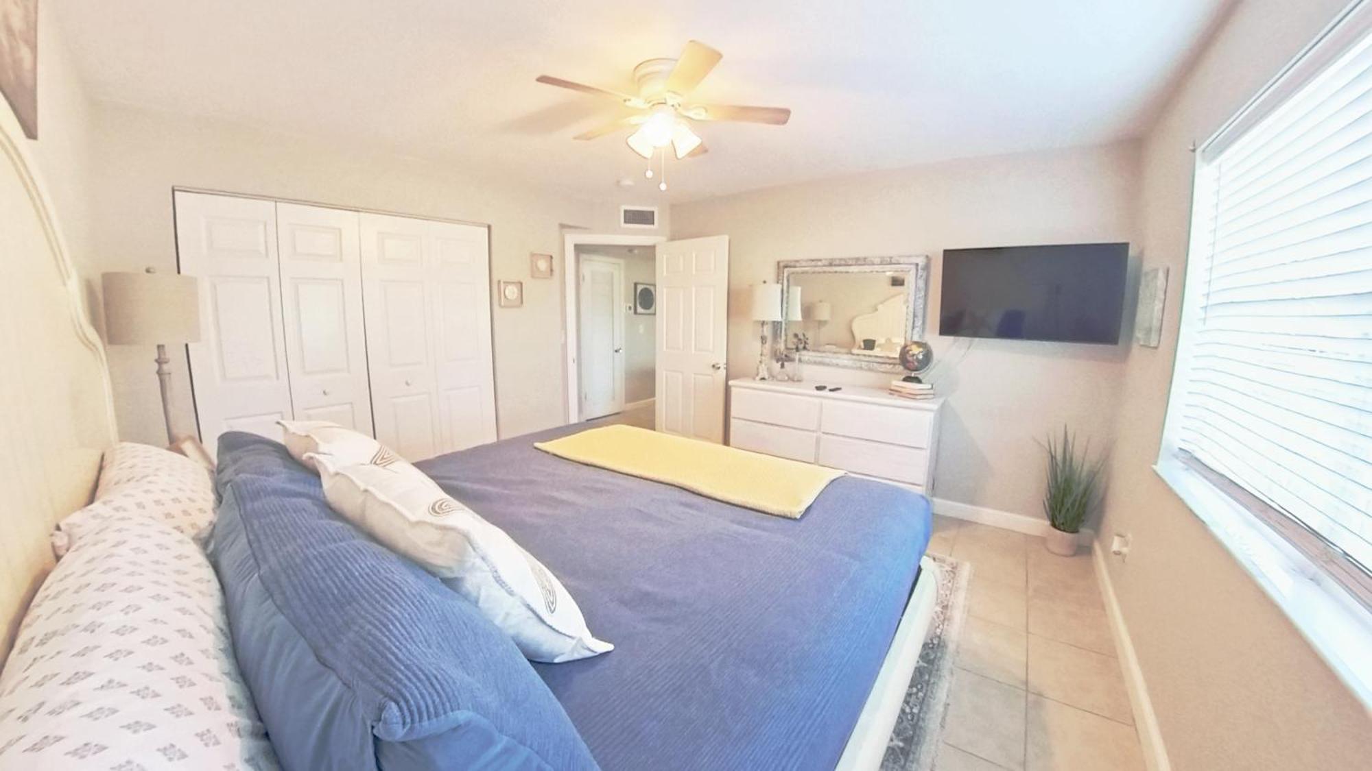 Naples Park Oasis - Cozy Two Bedroom Apartment المظهر الخارجي الصورة